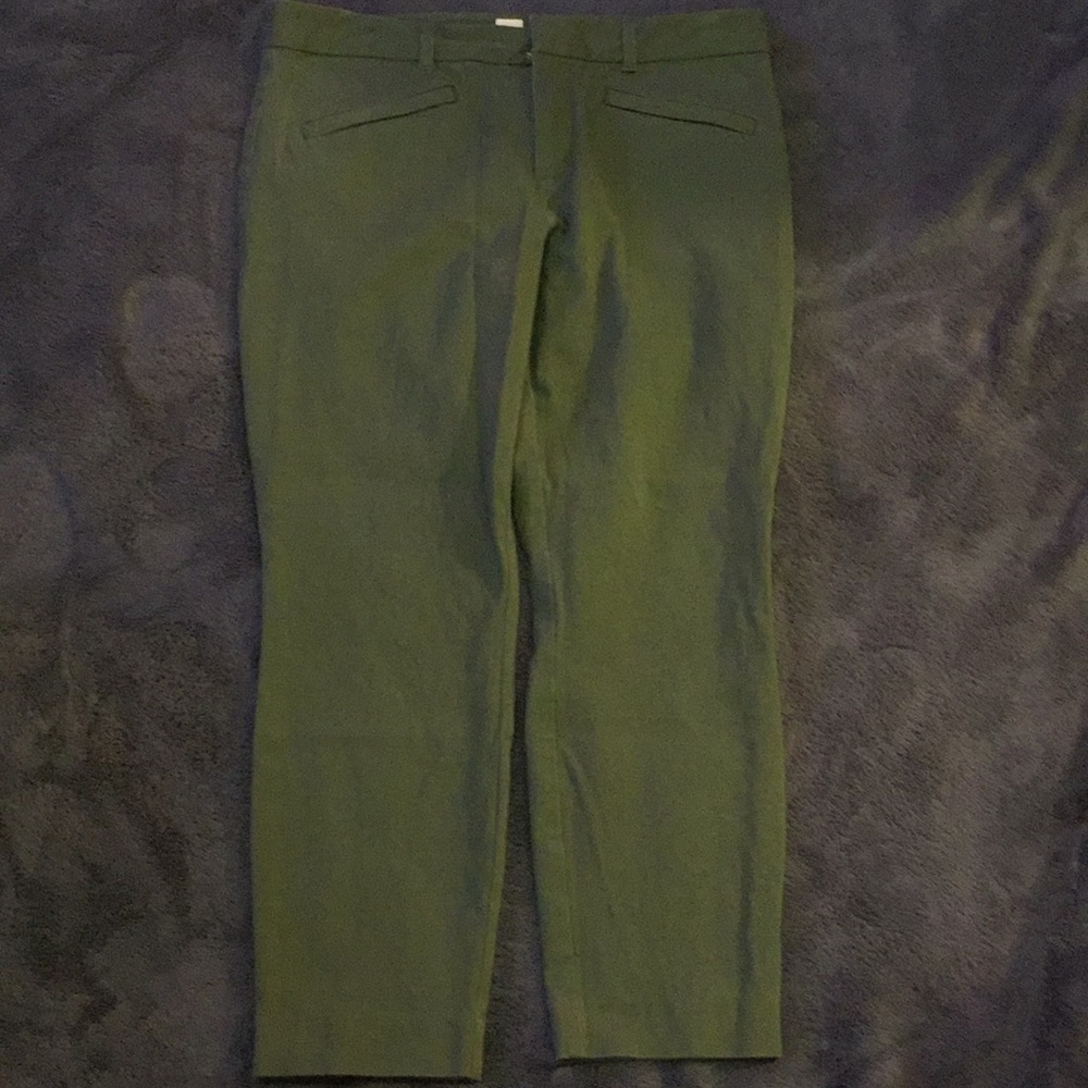 10P Skinny Ankle Gap Army Green crop pants